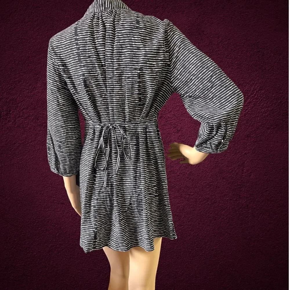 Liz Lange Maternity Black White Tie Back Blouse Shirt Top Size S Striped - U